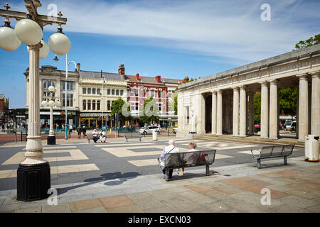 Bilder rund um Southport abgebildet Kriegerdenkmal auf Lord Street Southport, Merseyside.   Southport War Memorial ist in Londo Stockfoto