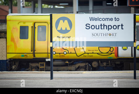 Bilder rund um Southport abgebildet Southport Merseyrail Klasse 508 und 507 Züge The Liverpool Linie wurde ursprünglich gebaut, ich Stockfoto