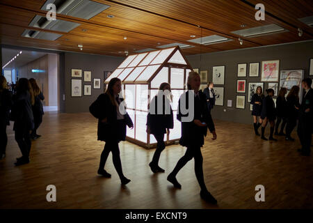 Kunst im Inneren der Whitworth Art Gallery, beleuchtete Gewächshaus glühende inmitten der erste Raum ist ein Gewächshaus-artigen str Stockfoto