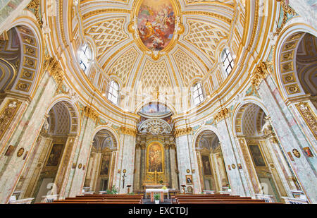 Rom, Italien - 25. März 2015: Die Kirche Chiesa della Santissima Trinita Degli Spanoli. Stockfoto