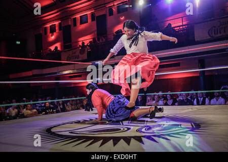 London, UK. 11. Juli 2015. Lucha Libre mexikanische frei kämpfen an der York Hall, London, UK Credit: carol Moir/Alamy Live-Nachrichten Stockfoto