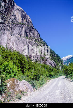 Die Carretera Austral (CH-7), früher bekannt als Carretera General Augusto Pinochet ist die Bezeichnung für Chiles Route 7. Stockfoto