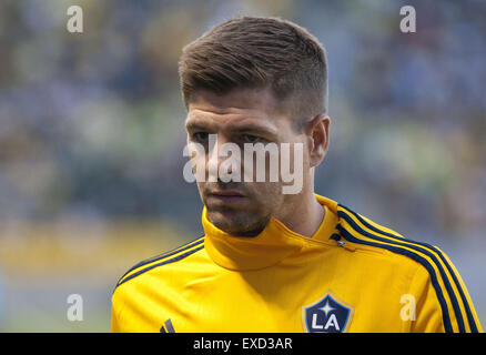 Carson, Kalifornien, USA. 11. Juli 2015. Los Angeles Galaxy (8) Steven Gerrard Mach dich bereit für das Freundschaftsspiel gegen Club America in der Stub Hub Mitte auf Samstag, 11. Juli 2015 in Carson, California.ARMANDO ARORIZO. Bildnachweis: Armando Arorizo/Prensa Internacional/ZUMA Draht/Alamy Live News Stockfoto