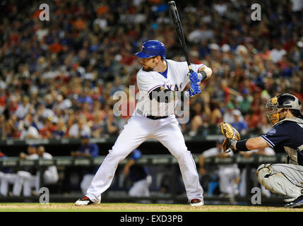 10. Juli 2015: Texas Rangers linker Feldspieler Josh Hamilton #32 bei einem MLB-Spiel zwischen den San Diego Padres und die Texas Rangers im Globe Life Park in Arlington, TX Texas San Diego besiegte 4-3 Stockfoto