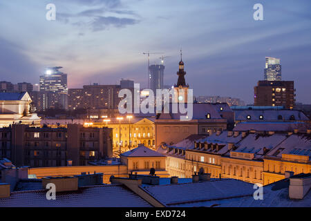 Warschau Stadtbild bei Dämmerung, Hauptstadt Polens im Winter. Stockfoto