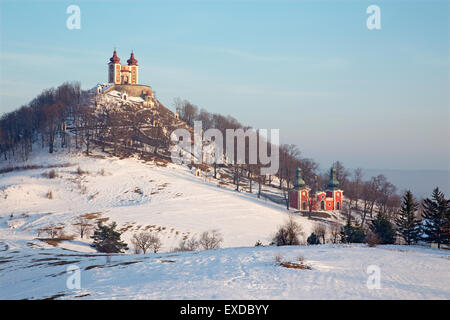 Banska Stiavnica - der barocken Kalvarienberg, erbaut im Jahre 1744-1751 in Winterabend Stockfoto