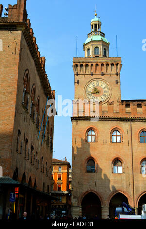 Palazzo d'Accursio, das Rathaus der Stadt Bologna, Italien, in Piazza Maggiore Stockfoto