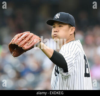 New York, USA. 9. Juli 2015. Masahiro Tanaka (Yankees) MLB: New York Yankees Krug Masahiro Tanaka ab reagiert während Baseball-Spiel gegen die Oakland Athletics im Yankee Stadium in New York, Vereinigte Staaten von Amerika. © AFLO/Alamy Live-Nachrichten Stockfoto