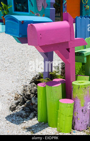 Bunte Postfächer im Pine Island Teil Matlacha in Südwest Florida Stockfoto