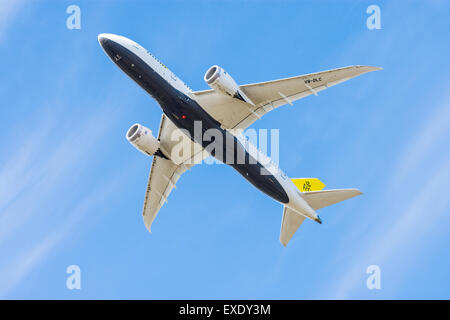 Royal Brunei Airlines Boeing 787 Dreamliner direkt oben Stockfoto