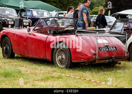 Glamis Schottland, Großbritannien. 12h Juli 2015. 41. schottische Transport Extravaganza statt auf Glamis Castle ausstellenden Oldtimer von 1890 bis 1975.  Bildnachweis: Dundee Photographics/Alamy Live-Nachrichten Stockfoto