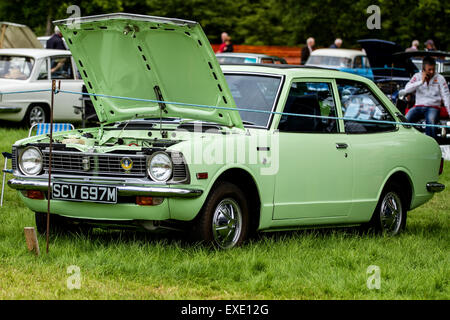 Glamis Schottland, Großbritannien. 12h Juli 2015. Toyota Corolla an der 41. schottische Transport Extravaganza statt auf Glamis Castle ausstellenden Oldtimer von 1890 bis 1975.  Bildnachweis: Dundee Photographics/Alamy Live-Nachrichten Stockfoto