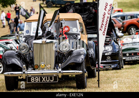 Glamis Schottland, Großbritannien. 12h Juli 2015. MG TD bei der 41. schottische Transport Extravaganza statt auf Glamis Castle ausstellenden Oldtimer von 1890 bis 1975.  Bildnachweis: Dundee Photographics/Alamy Live-Nachrichten Stockfoto