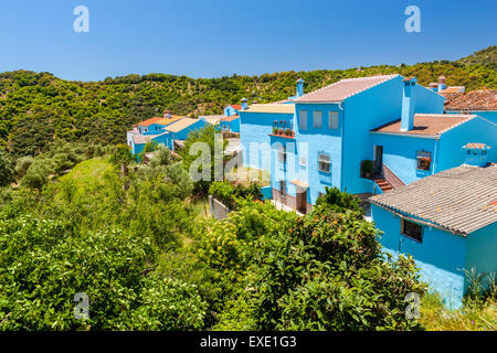 Pueblo Júzcar in Schlumpf blau, Serrania de Ronda, Malaga Provinz, Andalusien, Spanien, Europa. Stockfoto