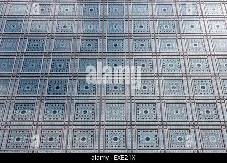 Fassade des Institut du Monde Arabe (Institut du Monde Arabe) in Paris, Frankreich Stockfoto