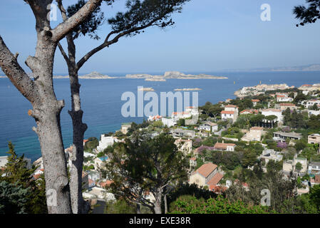 Blick auf die Bucht von Marseille & der Mittelmeerküste aus dem gehobenen Bezirk Roucas Blanc Marseille Provence Frankreich Stockfoto