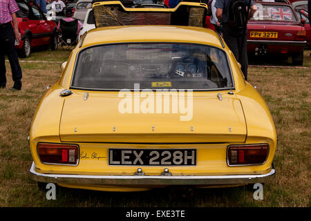 Glamis, Schottland. 12h Juli 2015. 1969 Lotus Elan + 2 auf der 41. schottische Transport Extravaganza statt auf Glamis Castle ausstellenden Oldtimer von 1890 bis 1975.  Bildnachweis: Dundee Photographics/Alamy Live-Nachrichten Stockfoto