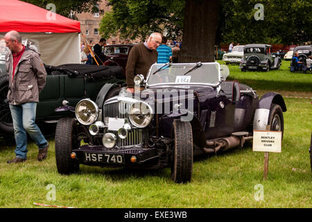 Glamis, Schottland. 12h Juli 2015. 1949 Bentley bei der 41. schottische Transport Extravaganza statt auf Glamis Castle ausstellenden Oldtimer von 1890 bis 1975.  Bildnachweis: Dundee Photographics/Alamy Live-Nachrichten Stockfoto