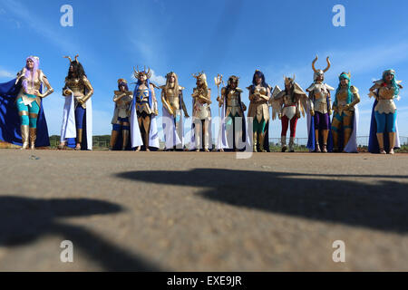 Sao Paulo, Brasilien. 12. Juli 2015. Menschen als Anime-Figuren verkleidet, besuchen Sie die Konvention "Anime-Freunde" in Sao Paulo, Brasilien, am 12. Juli 2015. © Rahel Patras/Xinhua/Alamy Live-Nachrichten Stockfoto