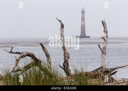 Morris Insel Leuchtturm im Nebel, Charleston, South Carolina Stockfoto