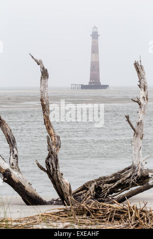 Morris Insel Leuchtturm im Nebel, Charleston, South Carolina Stockfoto