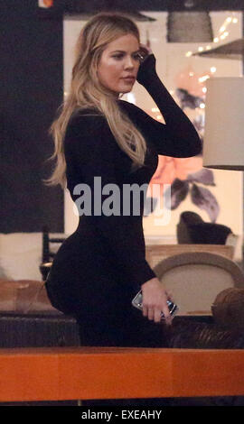 Kardashian Familie entdeckt, Shoppen in Beverly Hills während der Dreharbeiten ihre Reality-Tv show Featuring: Khloe Kardashian wo: Los Angeles, California, Vereinigte Staaten von Amerika bei: 11. Mai 2015 Stockfoto