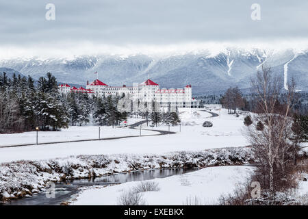 Mount Washington Hotel bedeckt in Schnee, Bretton Woods, New Hampshire Stockfoto