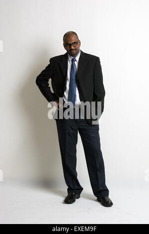 indische Wirtschaft männlichen tragen Mantel Stockfoto