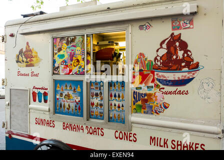 New York City, NY, USA, American Ice Cream Street NYC Food Truck on Street in Bushwick Section in Brooklyn, Street Vendor Stockfoto