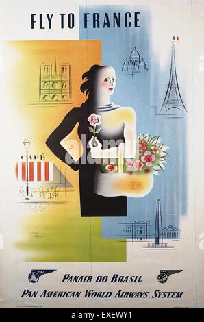 Dieses Vintage-Poster von Pan American World Airways wirbt für Flugreisen nach Frankreich und zeigt die Eleganz und Effizienz des Service der Fluggesellschaft. Panam war ein Pionier im transatlantischen Flug und eine Schlüsselfigur in der Geschichte der globalen Luftfahrt. Stockfoto