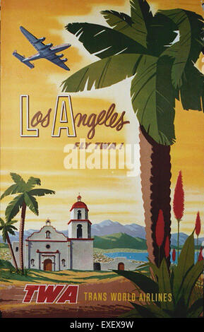 Dieses Vintage-Poster für Trans World Airlines (TWA) hebt Los Angeles hervor, ein wichtiges Reiseziel im Flugnetz der Fluggesellschaft und wirbt für die Stadt als aufregendes Reiseziel Mitte des 20. Jahrhunderts. Stockfoto