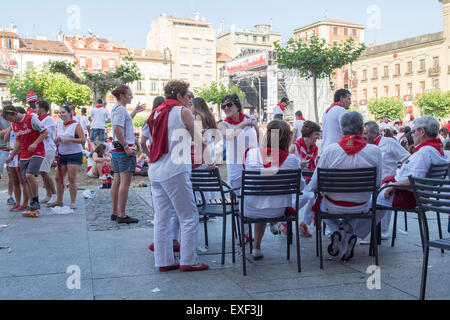 Pamplona, Navarra, Spanien. 11. Juli 2015. die Menschen San Fermin Festival in Pamplona, Navarra Altstadt gefeiert. Spanien: Francisco Fernández javier bordonada/alamy leben Nachrichten Stockfoto