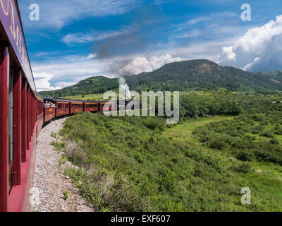 Zug auf der Strecke, Cumbres & Toltec Scenic Railroad, Chama, New Mexico nach Antonito, Colorado. Stockfoto