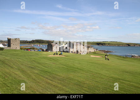 Golfplatz am Meer, Ardglass Golf Club und Golfplatz in Ardglass County Down Northern Ireland neben der irischen See. Stockfoto