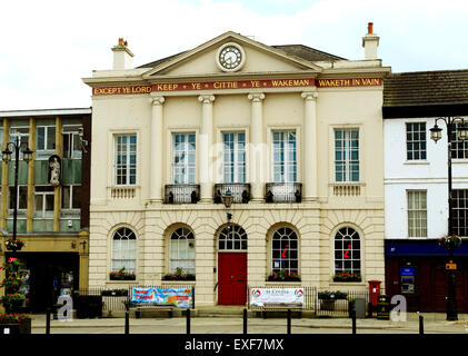 Ripon Rathaus mit Wakeman Inschrift, Marktplatz, Yorkshire England UK Stockfoto