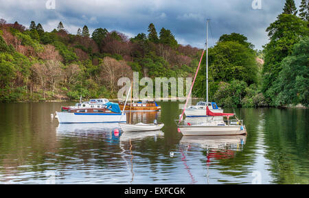 Boote am Aldochlay, Loch Lomond Stockfoto
