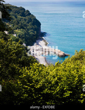 Blick hinunter auf den kleinen Hafen von Clovelly aus The Hobby fahren hoch über dem Meer an der Küste von North Devon UK Stockfoto