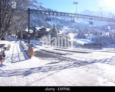 Wengen Schweiz Berner Oberland, Skifahren, Züge, Schnee, Blockhütten Stockfoto