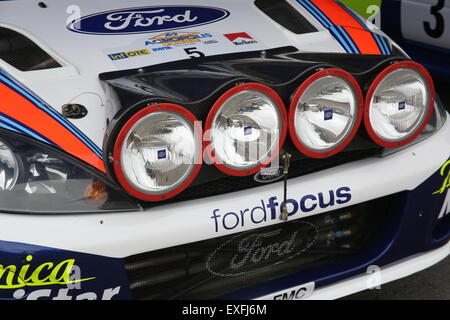 Ford Focus-Rallye-Auto, Motorhaube und Scheinwerfer Stockfoto