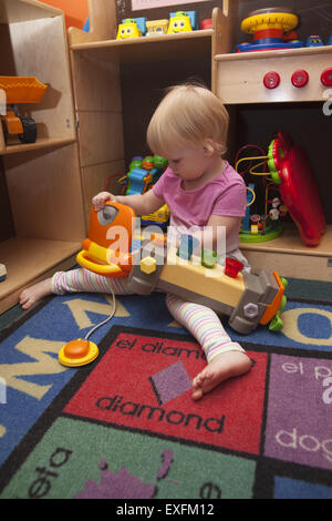 Vorschule Tagescamp Sommerprogramm im Stadtteil Kensington multiethnischen Brooklyn, NY. Stockfoto