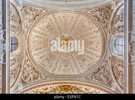 GRANADA, Spanien - 31. Mai 2015: Die Kuppel in der Kirche Monasterio De La Cartuja. Stockfoto