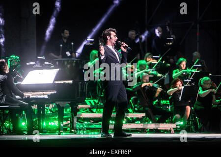 Brescia, Italien. 13. Juli 2015. IL VOLO führt live auf Piazza della Loggia in Brescia, Italien, am 13. Juli 2015 Credit: Mairo Cinquetti/Alamy Live News Stockfoto