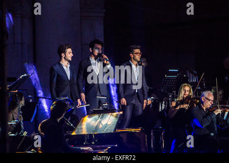 Brescia, Italien. 13. Juli 2015. IL VOLO führt live auf Piazza della Loggia in Brescia, Italien, am 13. Juli 2015 Credit: Mairo Cinquetti/Alamy Live News Stockfoto