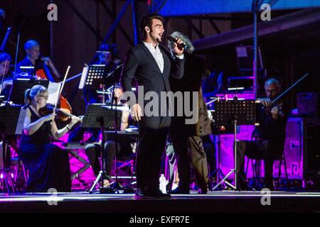 Brescia, Italien. 13. Juli 2015. IL VOLO führt live auf Piazza della Loggia in Brescia, Italien, am 13. Juli 2015 Credit: Mairo Cinquetti/Alamy Live News Stockfoto