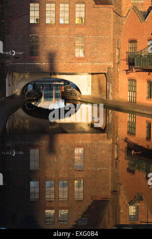 Kanal-Becken in Birmingham, England Stockfoto