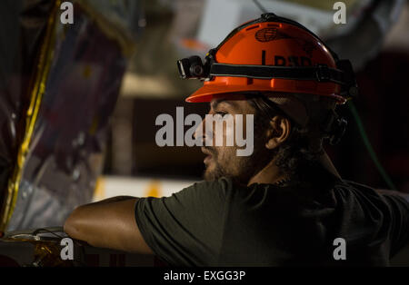 Die Ingenieure führen eine komplette Missionsprobe für den Low-Density Supersonic Decelerator (LDSD) Test in der Pacific Missile Range Facility der US Navy in Hawaii durch. Ziel des Tests ist die Entwicklung von Technologien zur Landung großer Nutzlasten auf dem Mars. Stockfoto