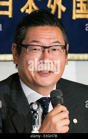 Jay (Junichi) Sakamoto President und CEO von Shochiku Co., Ltd. spricht während einer Pressekonferenz verkünden die '' Japan KABUKI Festival in Las Vegas 2015-2016'' an der Foreign Correspondents Club of Japan am 14. Juli 2015, Tokio, Japan. Das Festival wird mit 3 Übernachtungen von Ichikawa Somegoro (7.) Durchführung der Kabuki klassische '' Koi-Tsukami'' oder '' kämpfen mit A Karpfen '' in the Fountains of Bellagio Hotel vom 14. August bis 16. geöffnet. Laut Veranstalter haben einige japanische Fans bereits ihre Flüge nach Las Vegas gebucht. © Rodrigo Reyes Marin/AFLO/Alamy Live-Nachrichten Stockfoto