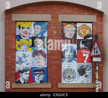 Vorgestellt im kann 2012 sind diese 7 Mosaiken durch lokale Künstler Mark Kennedy an der Seite des Afflecks Palace Gebäude in Manchester Stockfoto