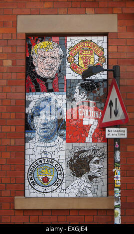 Vorgestellt im kann 2012 sind diese 7 Mosaiken durch lokale Künstler Mark Kennedy an der Seite des Afflecks Palace Gebäude in Manchester Stockfoto