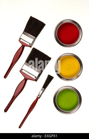 Auswahl an Farben und Pinsel - isoliert Stockfoto